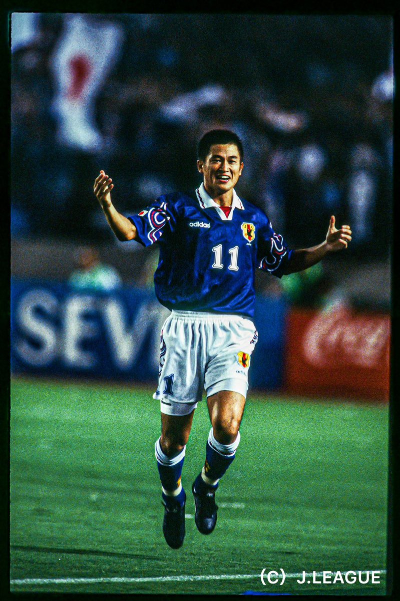 横浜FCの選手を順番に、かっこいい写真とともに紹介✨ No.11 FW #三浦