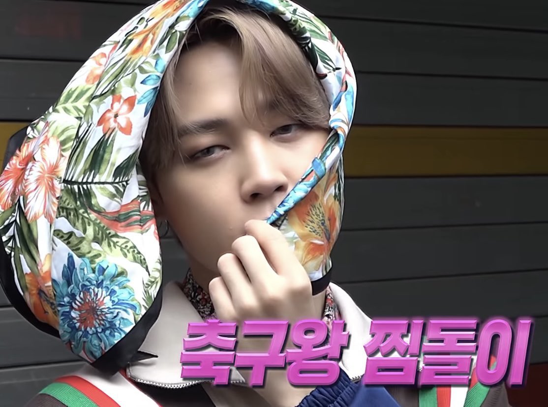 ジミンちゃんが巻いてるのと 同じスカーフ持ってた😭💛 #BTS #BTS