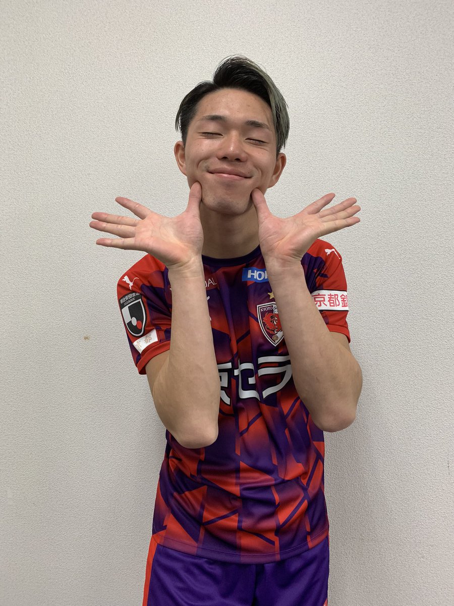 ユニフォーム撮影の模様を公開👏 新ユニフォームを早速着こなす男前