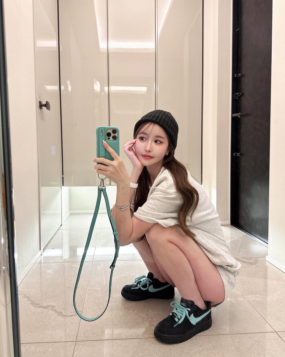 HERMESと同じタンナーから革を仕入れている、で有名なbonaventuraと