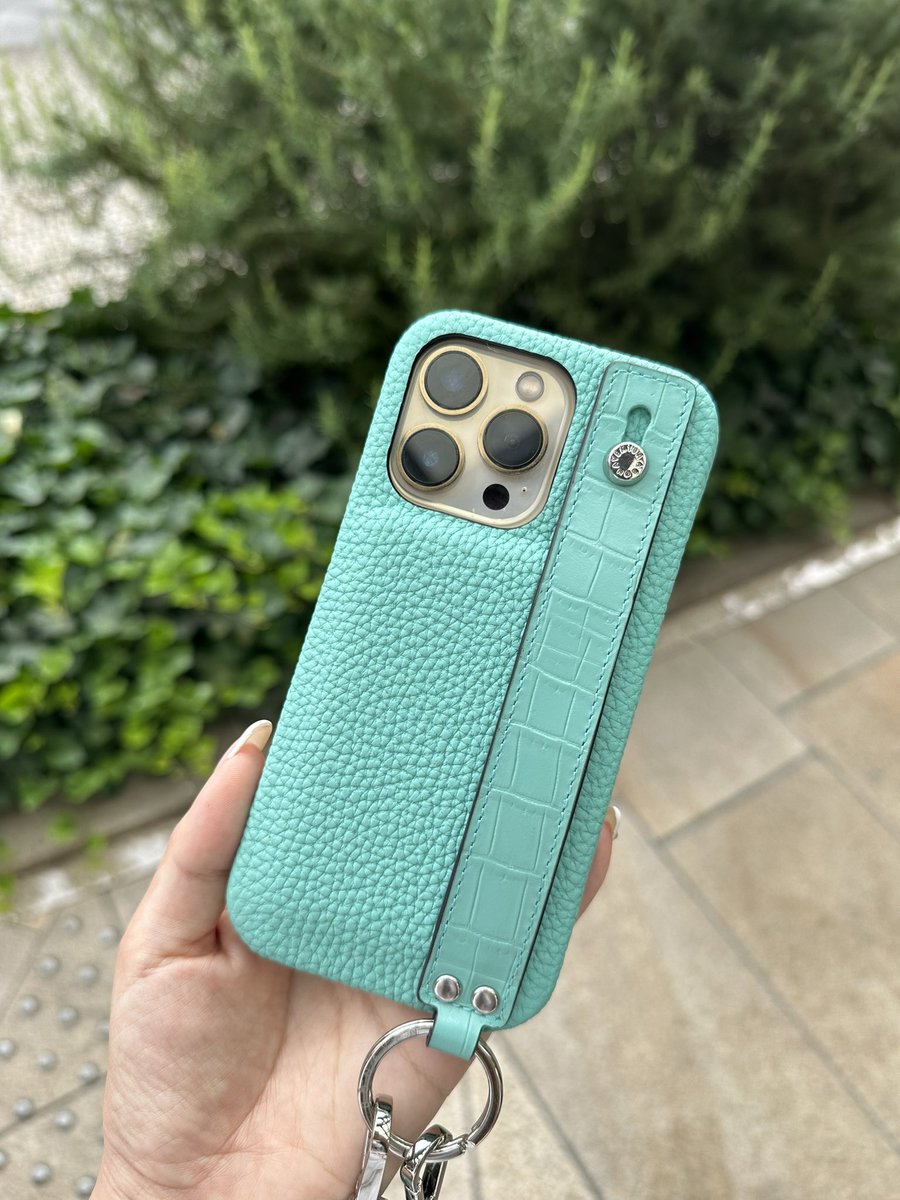 HERMESと同じタンナーから革を仕入れている、で有名なbonaventuraと