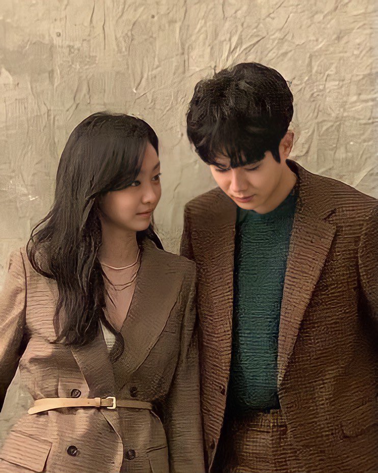 Cosmopolitanのダミ&ウシクインタビューとても良かった〜✨所々2人だけ