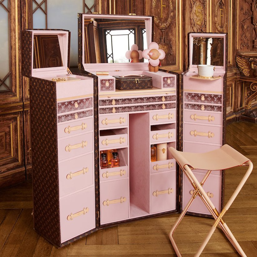 ルイヴィトンのボックスになるドレッサーすご！！高！！お金持ちさんは