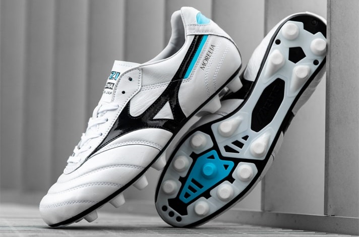 ミズノ サッカースパイク 『モレリア2 JAPAN』 海外限定販売のNEW