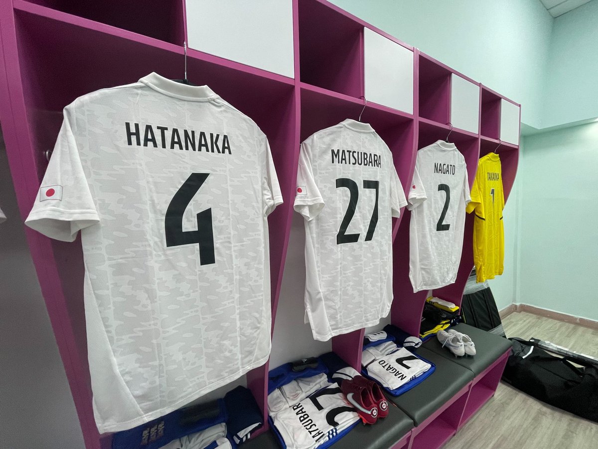 マリノスのACLユニフォームの背番号ひJリーグキックと同型でJロゴ