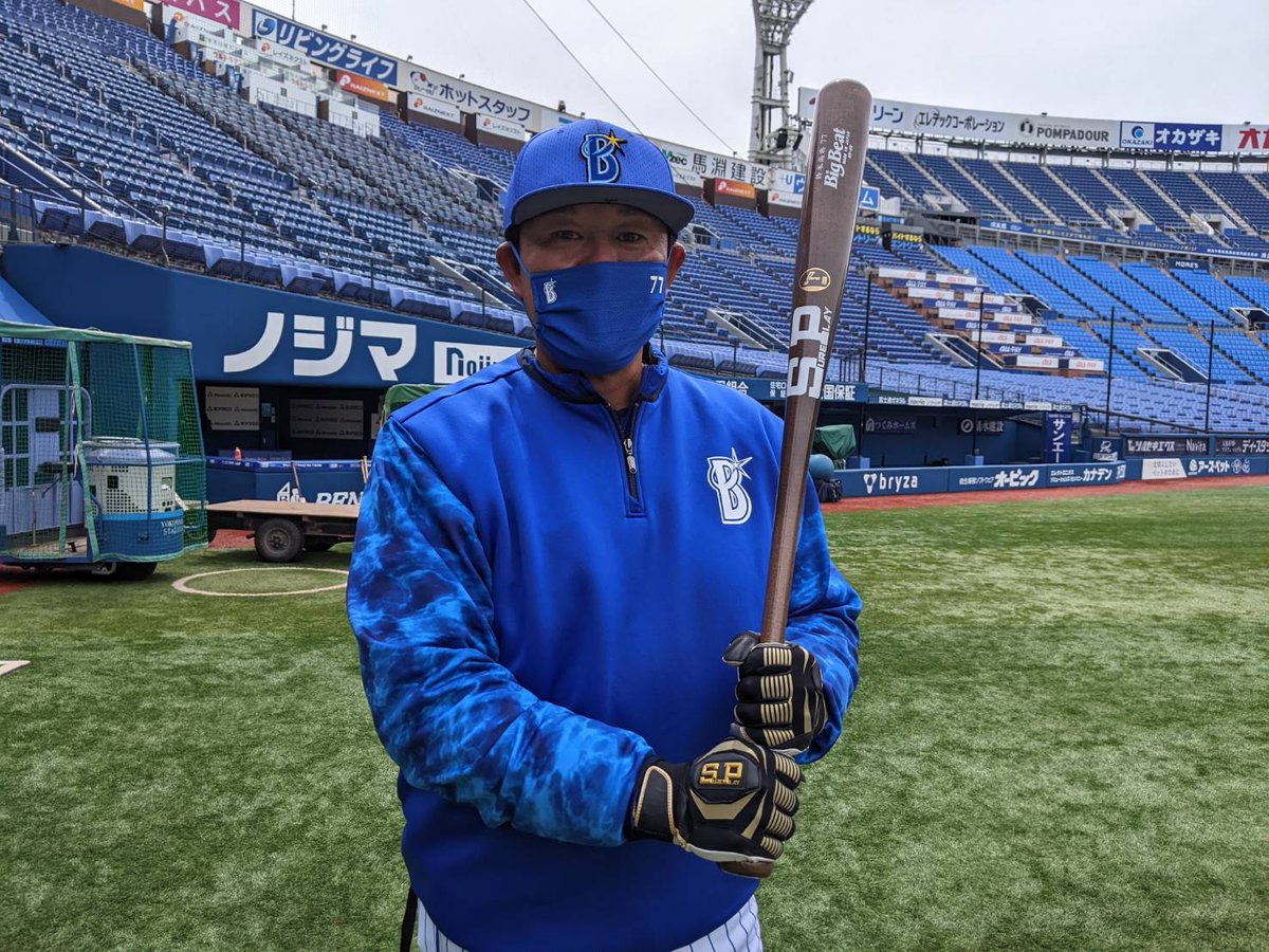 本日のレジェンドOB一打席対決のため、現役時代に使用していたモデルの