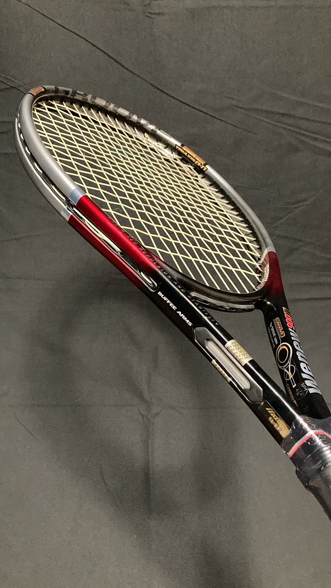 白石蔵ノ介ラケット (MIZUNO WENEW 900 TI)