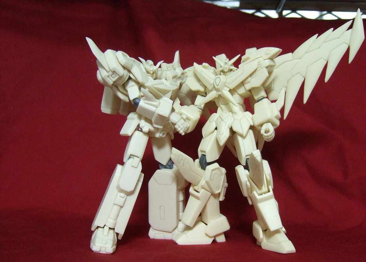 マウントフジをバックにがっちり握手のポーズ』だ…！RT @aranga