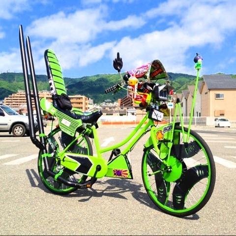 関西石切改チャリ連合の、カー君の、自転車。 もう、完全バイクじゃん。