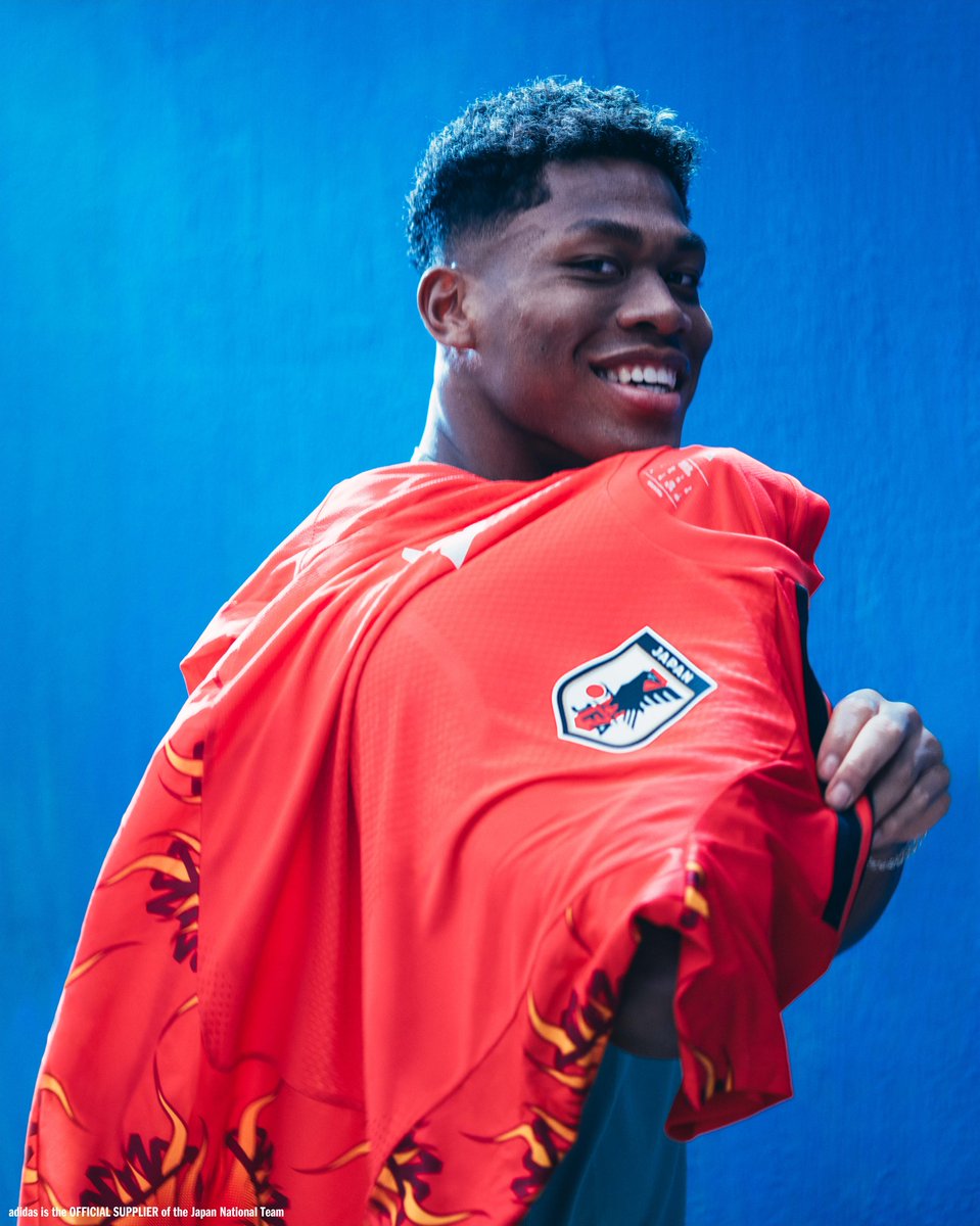 最後の砦として、恐れを知らない。​ 自信と野心を胸に、ゴールを