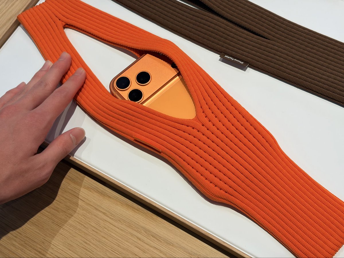 Apple 銀座でiPhone Pocket見てきた！！ クオリティー、めちゃくちゃ