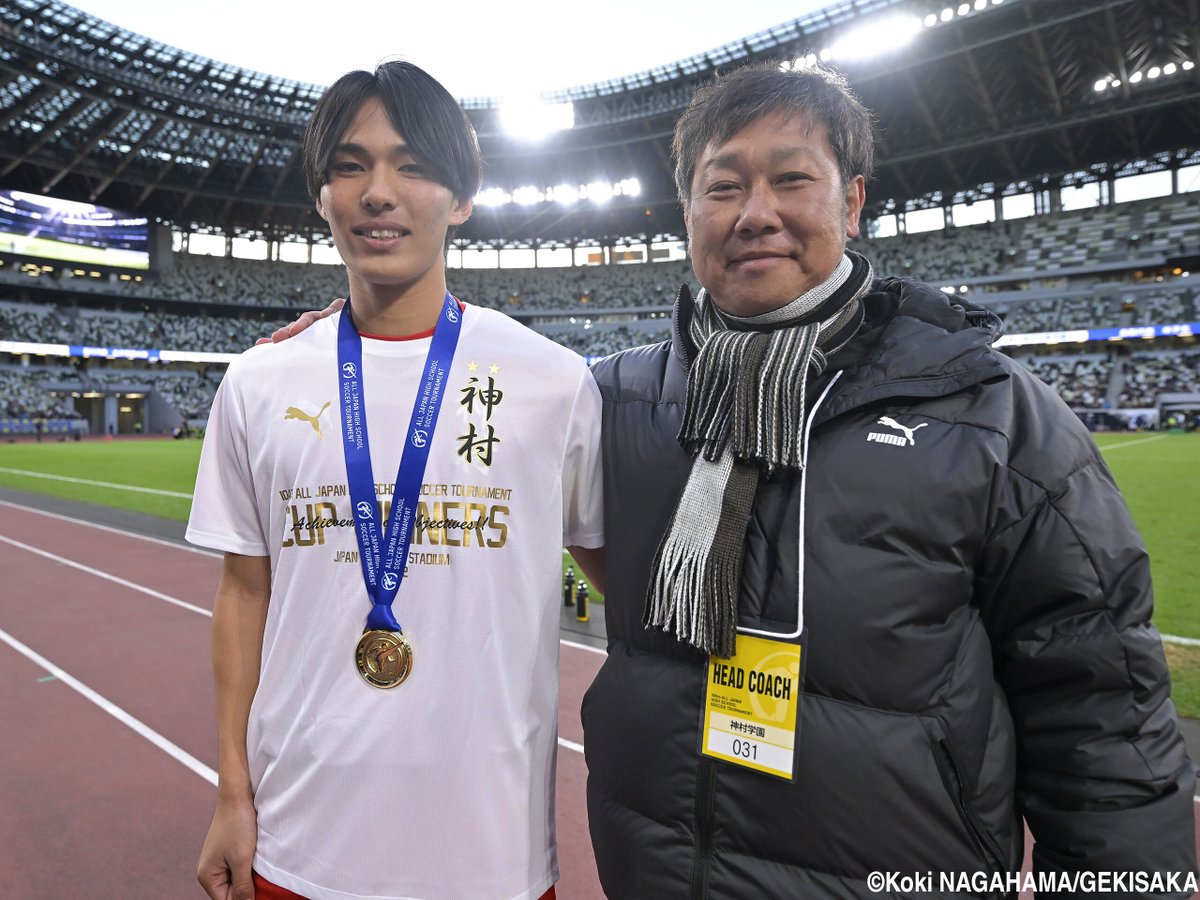 将来は「イタリアに挑戦したい」主将として夏冬連覇、CBとして別格守備