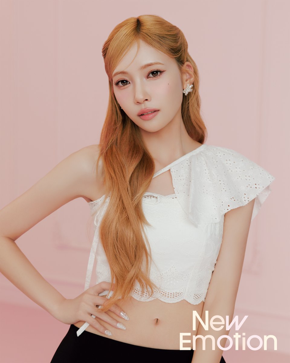 NiziU 3rd Album『𝑁𝑒𝑤 𝐸𝑚𝑜𝑡𝑖𝑜𝑛』 Limited Edition A Solo