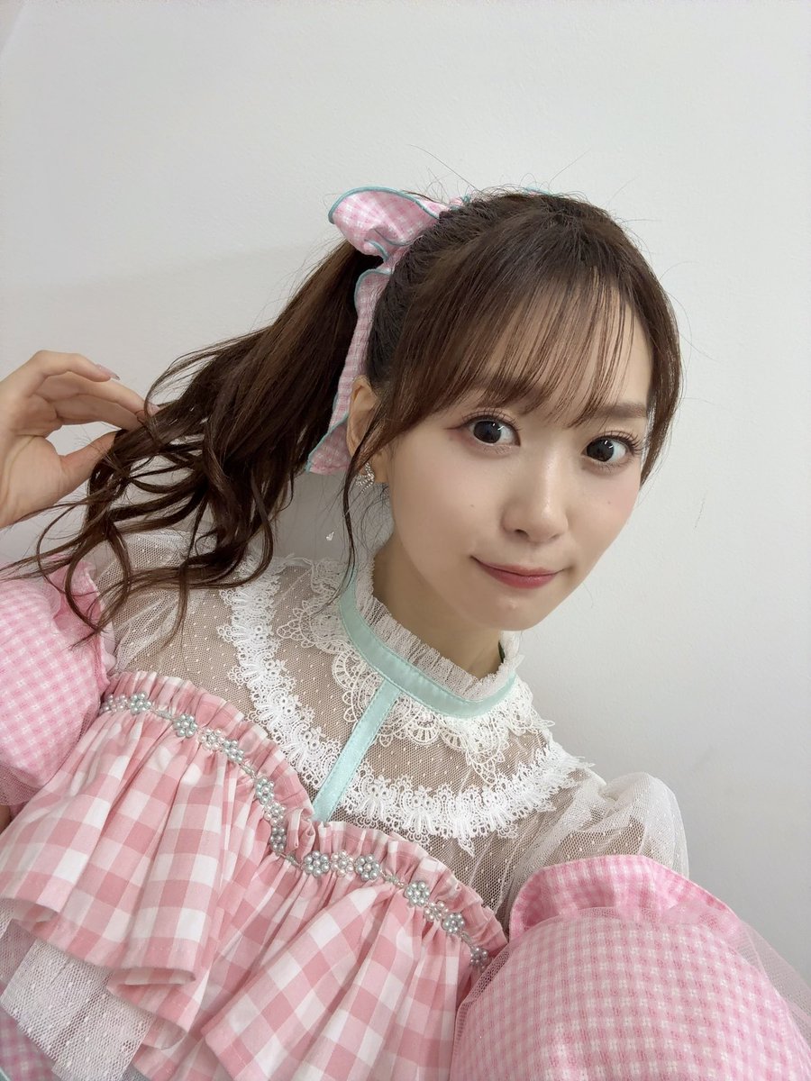 あとファンミ用の新衣装こちら🩵🩷 もちろんオサレカンパニー！ 髪飾り