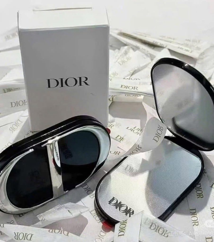 Dior 手鏡 黒 スマホミラー ノベルティ Diorの最新ノベルティが可愛