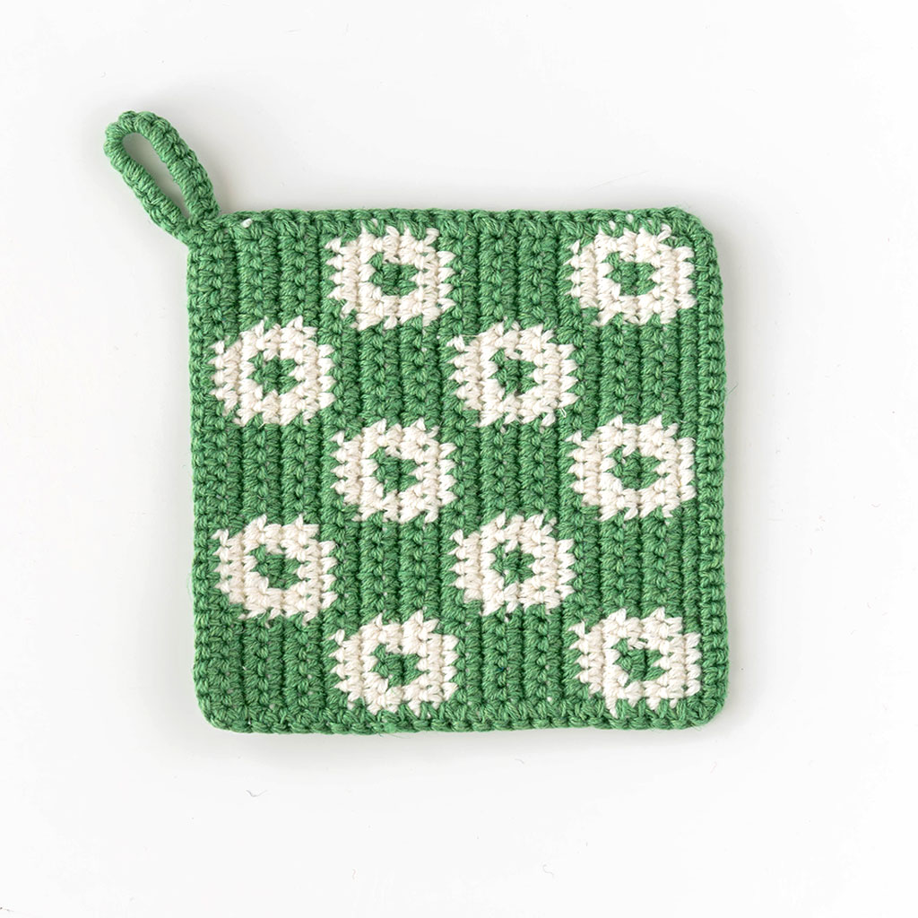 Bjorkのニットのクッションカバーやポットホルダーが今年も届きました