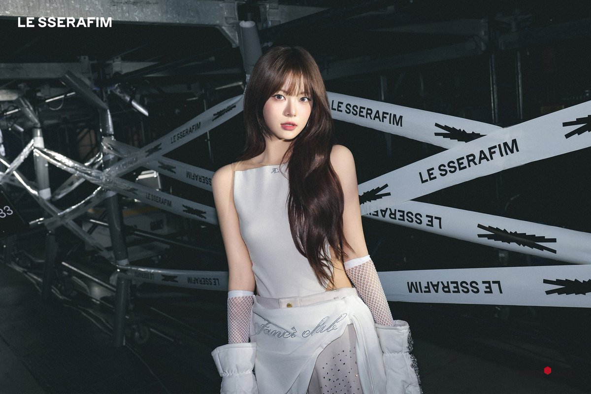 2025 LE SSERAFIM TOUR 'EASY CRAZY HOT' IN JAPAN Photo Sketch