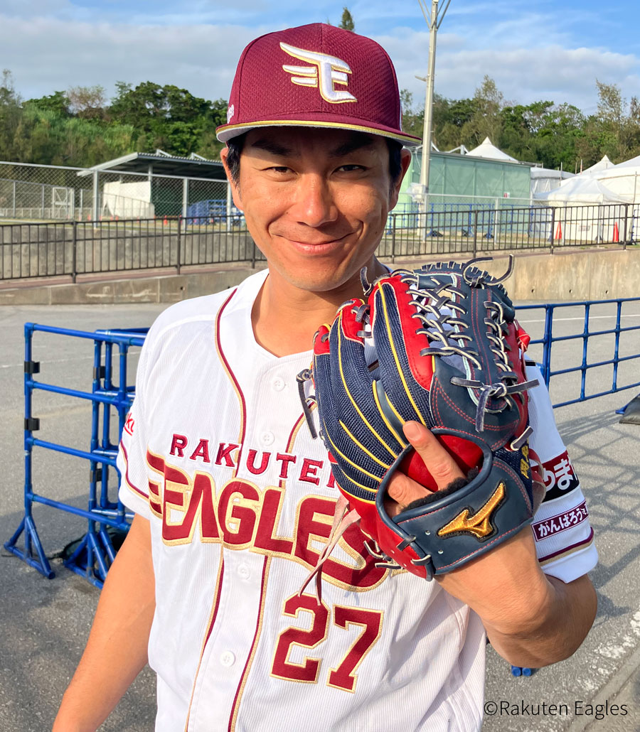 岡島豪郎選手のグラブ ハミダシをゴールドに変更して、ゴージャスな