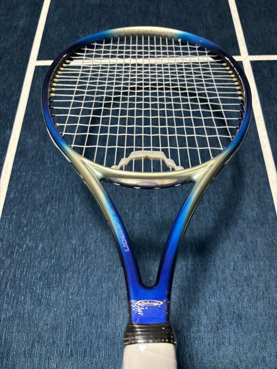 遠山金太郎ラケット (BRIDGESTONE DYNABEAM CR-7)