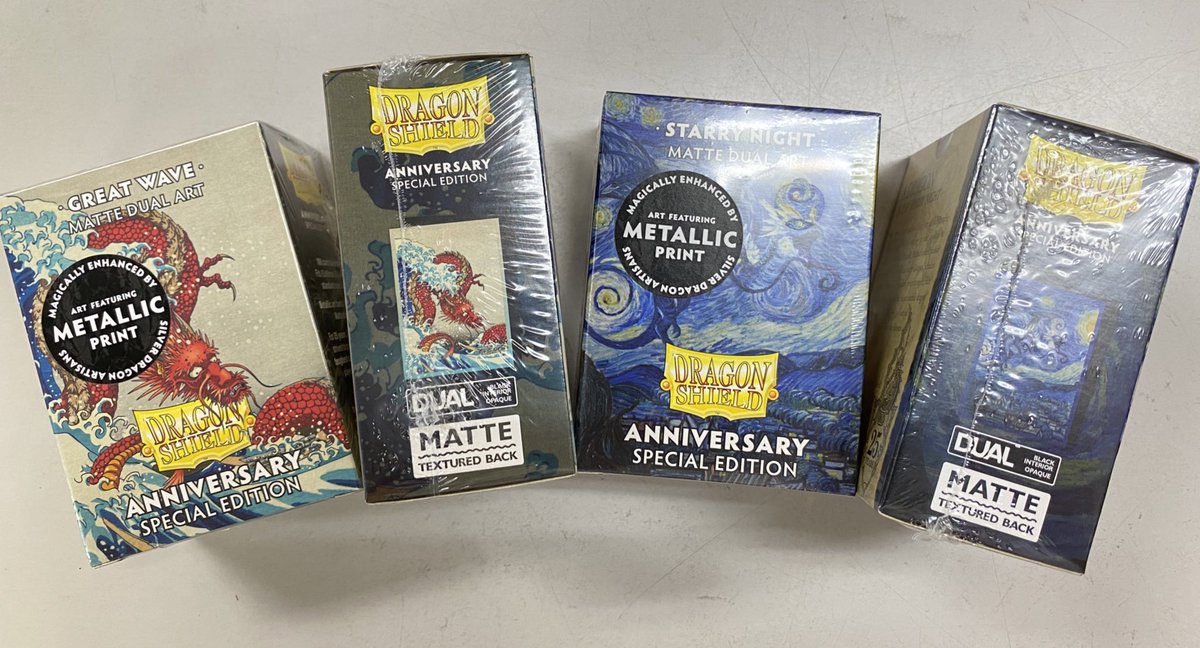 ドラゴンシールド 25周年記念特別版 前回のブルーシルバーに続き