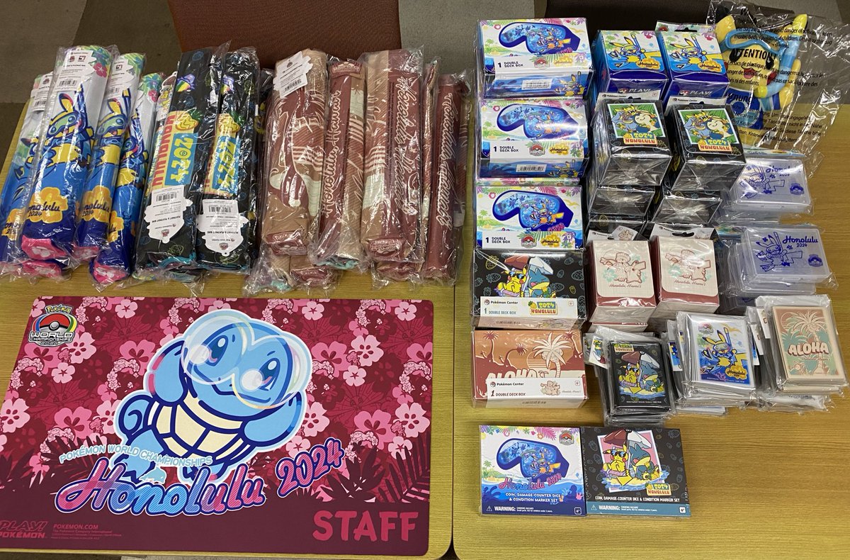 WCSホノルルグッズ 店頭にて販売開始いたしました！ ・プレイマット