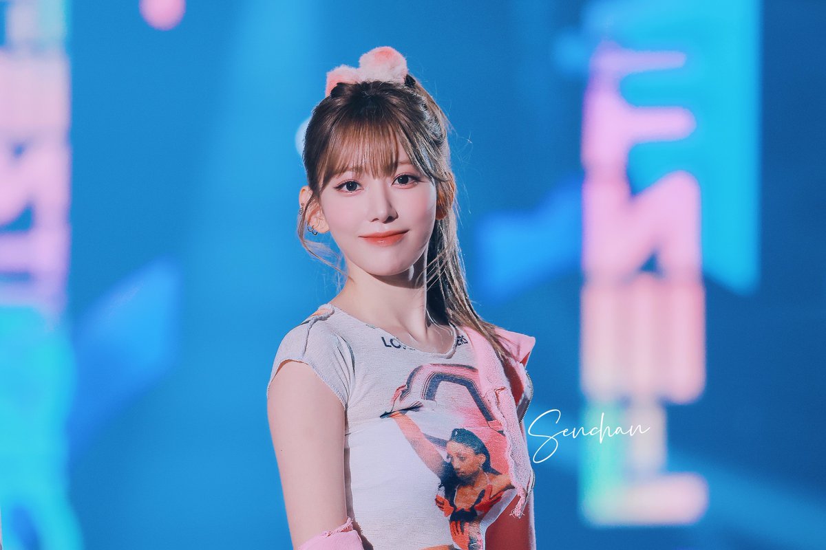 241215 Music Bank Global Festival 🍑 #사쿠라 #宮脇咲良 #SAKURA #르