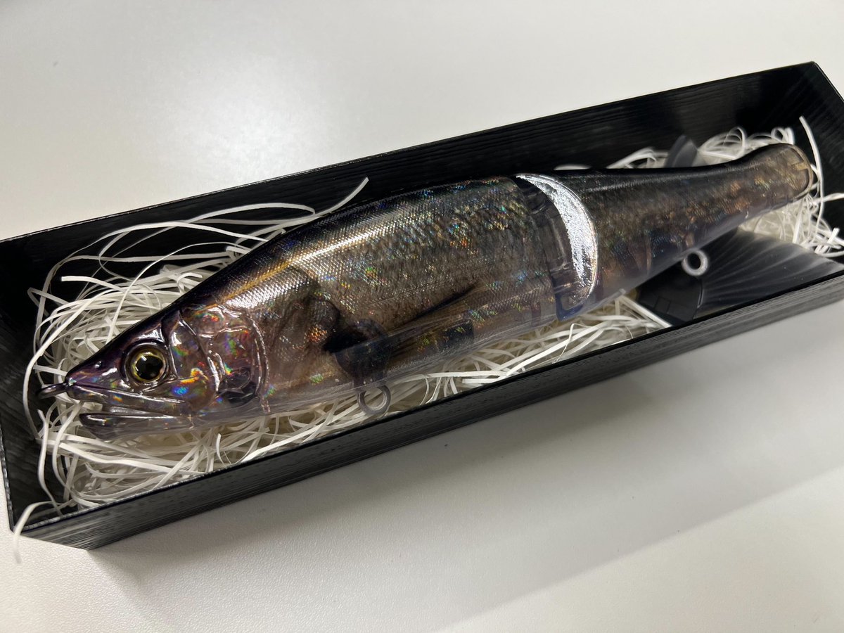 GgqmZI9acAA_KnN.jpg?format=jpg