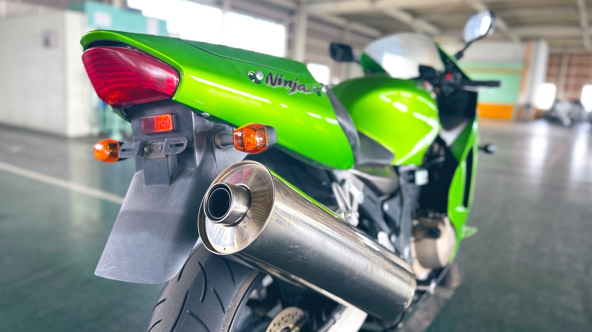カワサキ ZX-12R 市販車初のアルミモノコックフレームに当時の最新技術