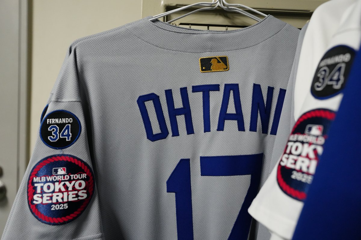 ドジャース 】#大谷翔平 のユニフォームに金のMLBロゴが！✨️ 🔎2024