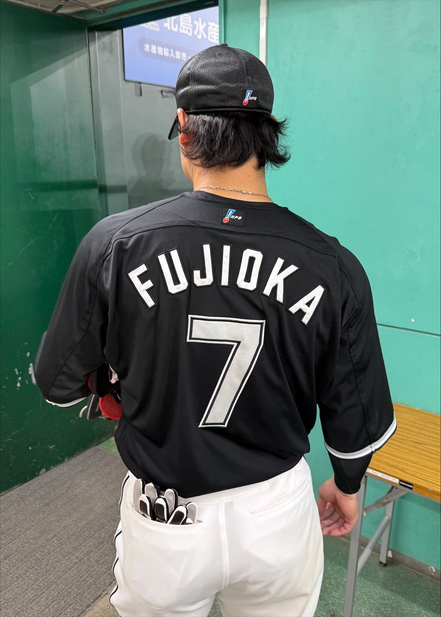 本日3安打の #藤岡裕大 選手！ キャプテンが背中で引っ張ります