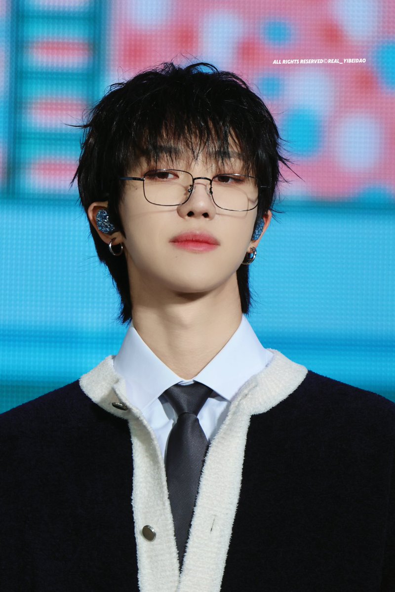 BLUEELEPHANT 👓SLAP black 〈SEVENTEEN / ディエイトさん着用