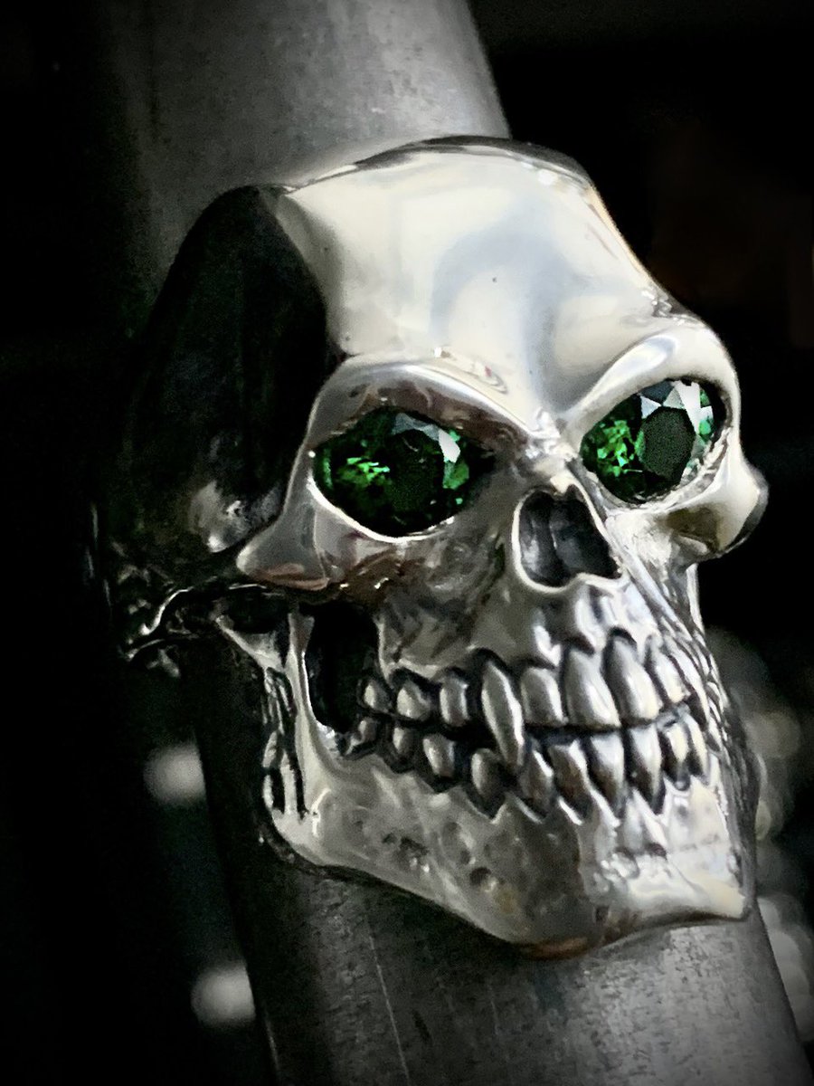 名作『サイコキラースカルリング』に深い色合いながら透明感のある