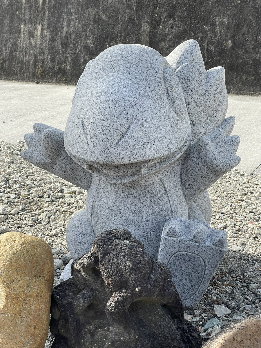 ピカ様追い求めてめちゃくちゃ久しぶりにど田舎離島のここにきたやぁ