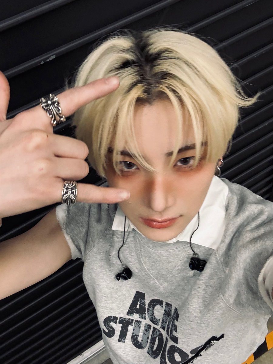 260226] #YUMA 🌟 weverse post 🐱: “🎸🤟” #andTEAM #andTEAM_YUMA