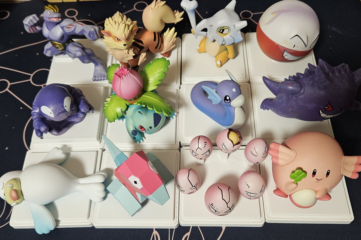 中国版ポケモン151のフィギュア12種類セット。全部コンプリート