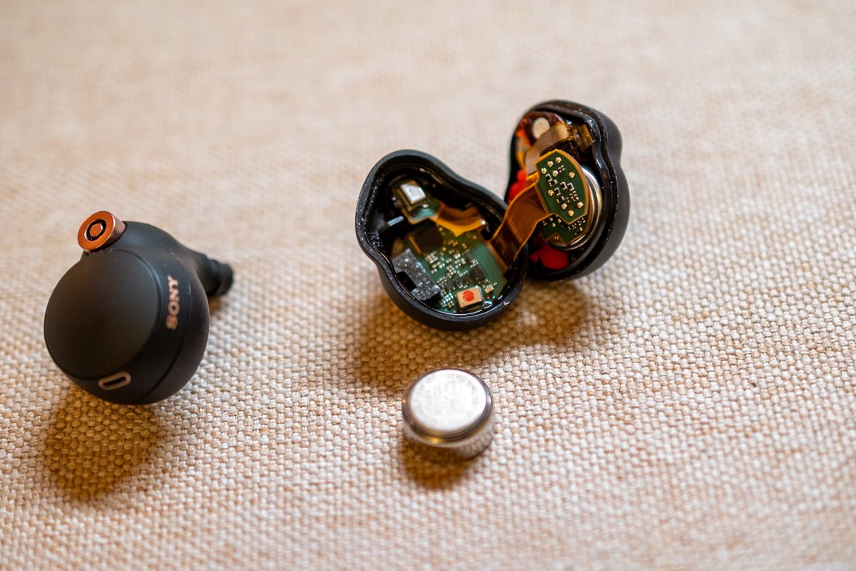 WF-1000XM4は本当に良い製品なので、発売日に買ったモノをバッテリー