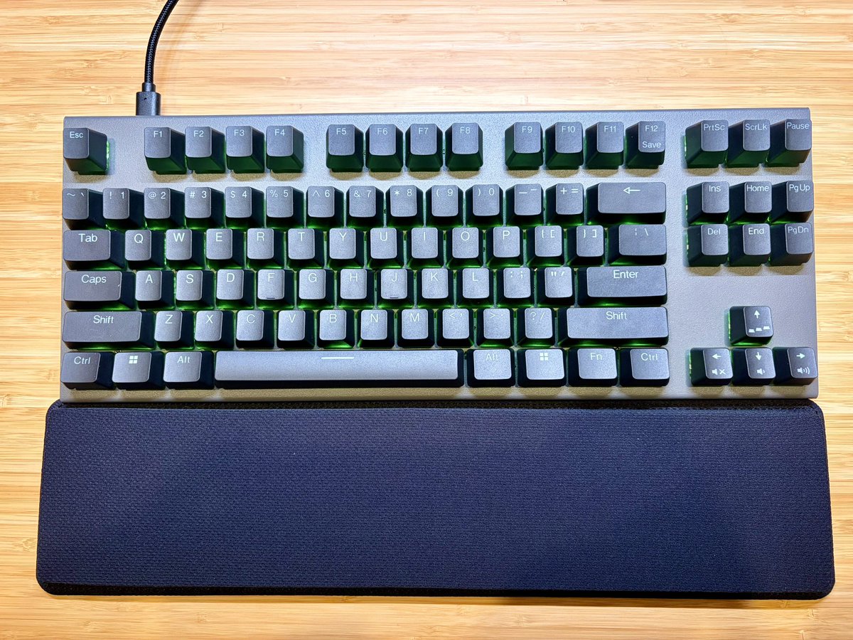REALFORCE GX1 Plus、英語配列で押下圧30gを選択した。打ち心地が