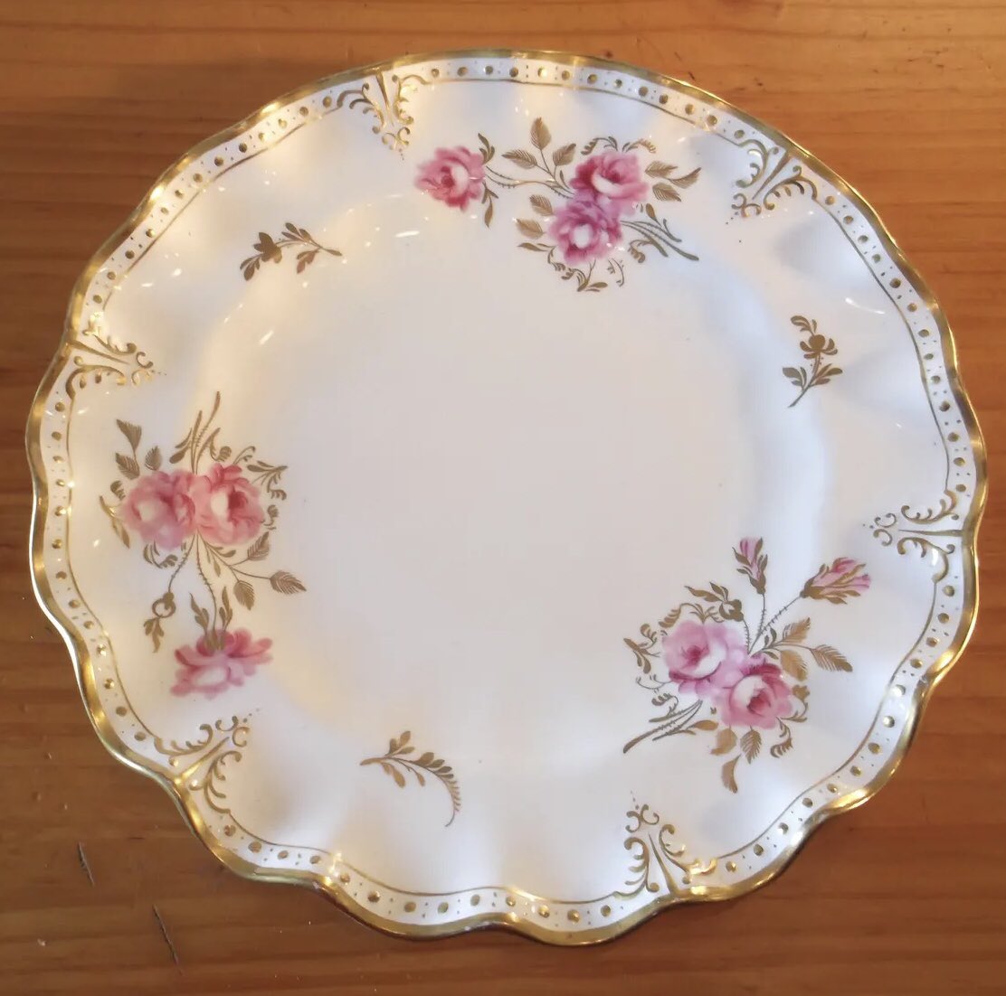 Etsyでロイヤルクラウンダービー ピンクストンローズの22cm皿が 送料と