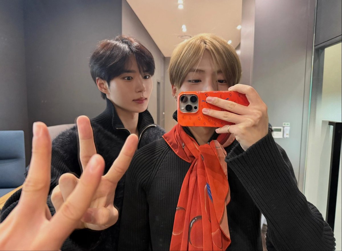 メンバーが上げてくれる写真にジュンソが写ってるとしあわせ×1120