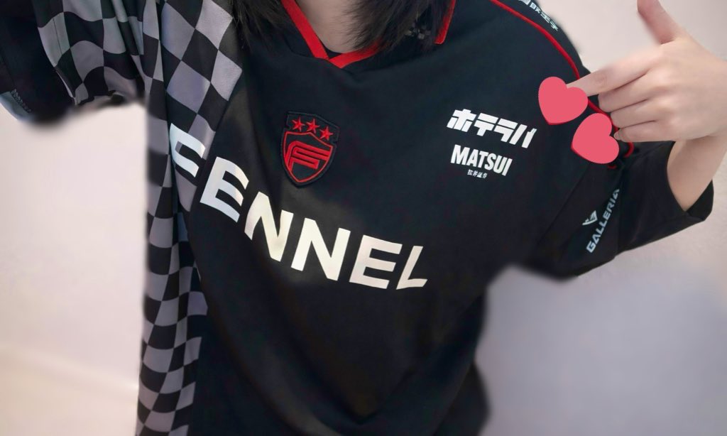 サイン入りトレカケースとか需要しかない😻😻 ご縁がありますように