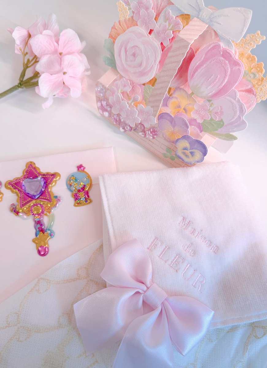 読者様からお手紙と、コミック大賞のお祝いのカードとハンカチを