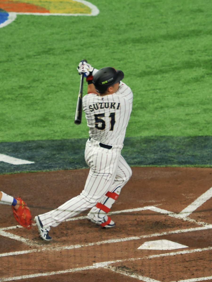 日本には頼れる背番号51、鈴木がおるんや！ #侍ジャパン #鈴木誠也