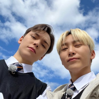 seventeen follow fellow hybe insight in japan exhibition trading