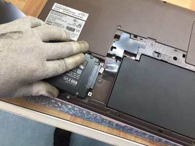 富士通 LIFEBOOK AH45/B3のSSD換装サービス│パソコン工房 香椎店 福岡