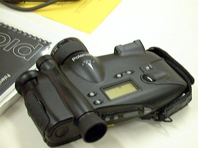 日本ポラロイドが今夏にもデジタルカメラ「PDC-2000」を発売