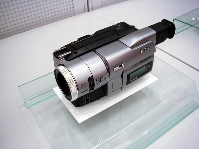 ソニー、Hi8テープにデジタル記録ができるビデオカメラ