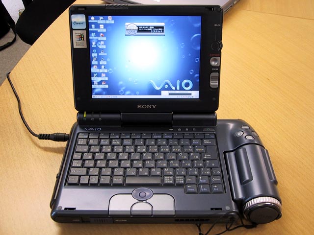 ソニー、カメラ付きミニノート「バイオGT」にWindows 2000モデル