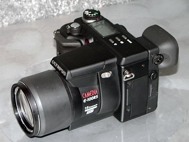 オリンパス、400万画素デジタル一眼レフカメラ「CAMEDIA E-10」