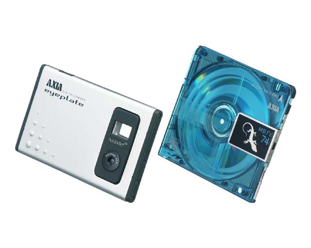 アクシア、厚さ6mmの世界最薄デジカメ「eyeplate」