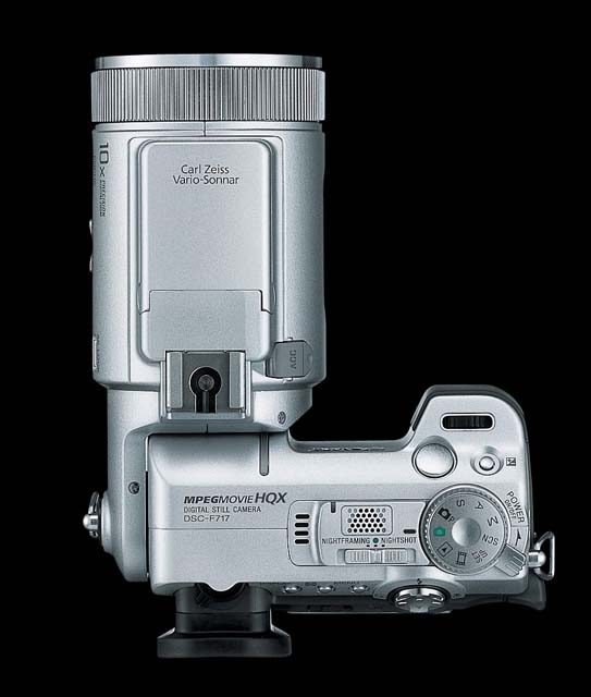 ソニー、500万画素CCD/光学5倍のサイバーショット最上位モデル「DSC-F717」